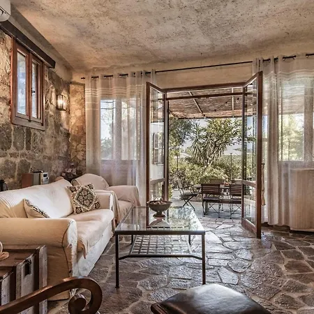 Villa Gioia - Secret Gem With Private Garden